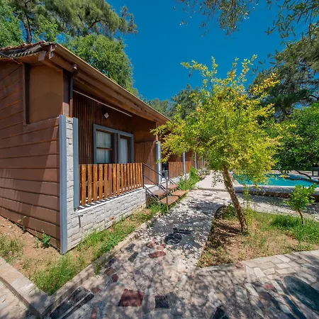 Forest Garden Hotel *